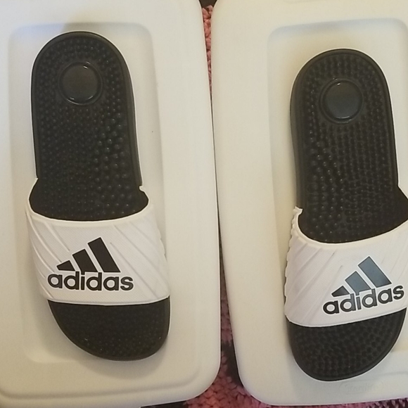 Adidas slip on shoe/slides - Picture 1 of 3